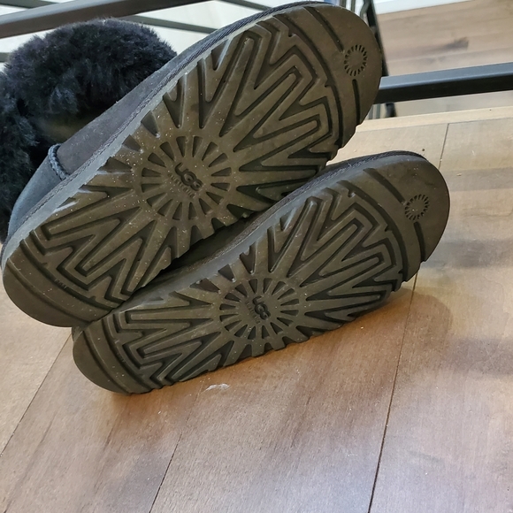 UGG boot - Picture 3 of 3